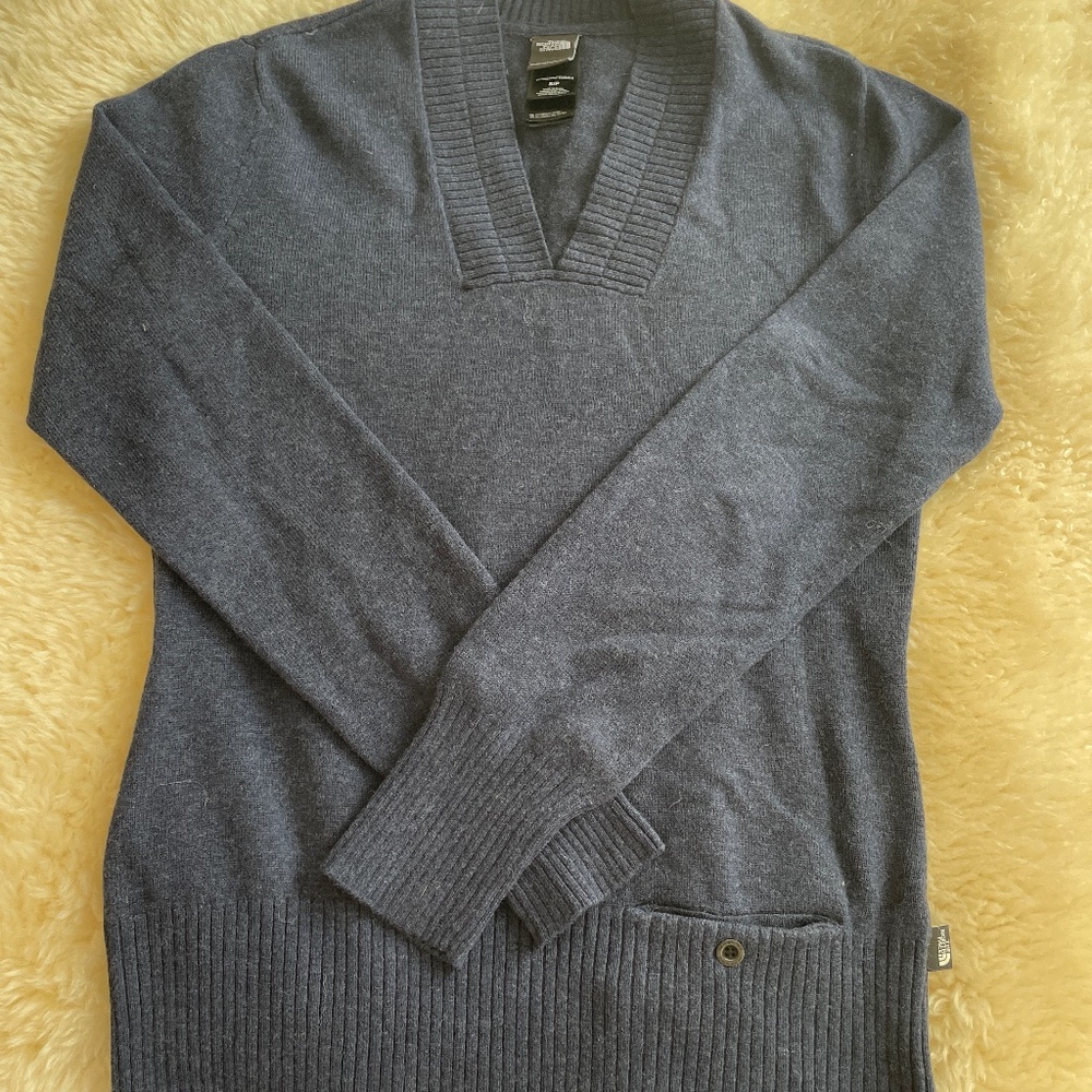 THE NORTH FACE sweater. Size S.